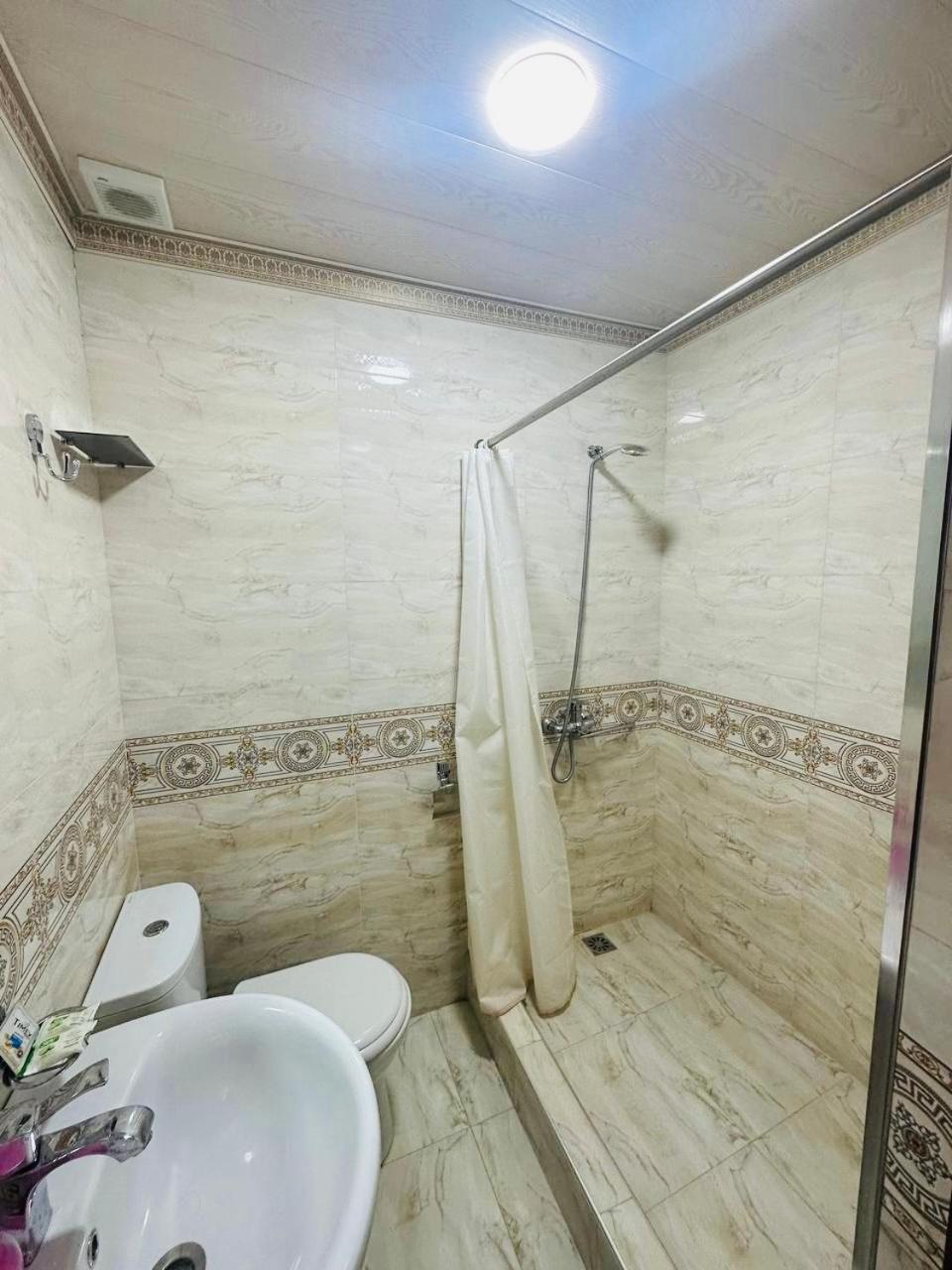 מלון סמרקנד Yusuf Gold House מראה חיצוני תמונה